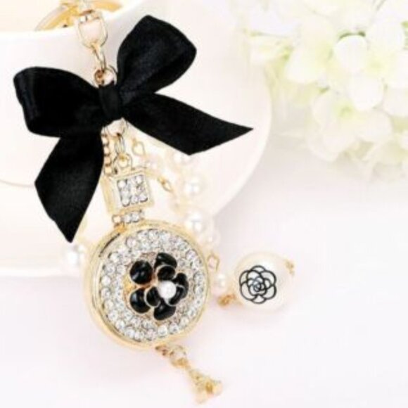 PEARL LUXURY KEYCHAIN CRYSTAL PERFUME BOTTLE - Picture 2 of 9